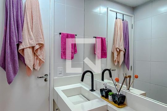 Banheiro de apartamento à venda com 2 quartos, 38m² em Jardim Analia Franco, São Paulo