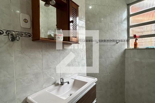 Banheiro da Suíte de casa para alugar com 3 quartos, 100m² em Abolição, Rio de Janeiro