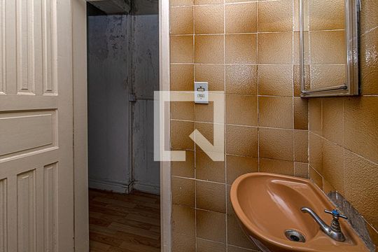 Banheiro da suíte de casa à venda com 4 quartos, 300m² em Liberdade, São Paulo