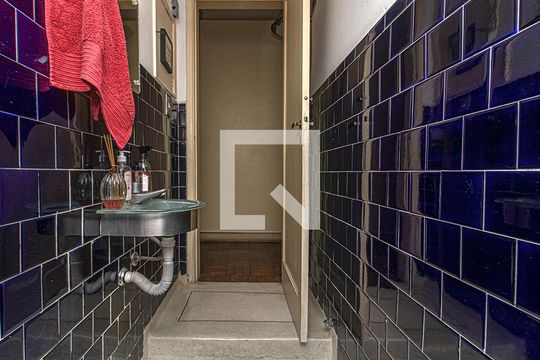 Lavabo de casa à venda com 4 quartos, 300m² em Liberdade, São Paulo