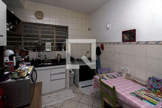Cozinha de casa à venda com 4 quartos, 300m² em Liberdade, São Paulo