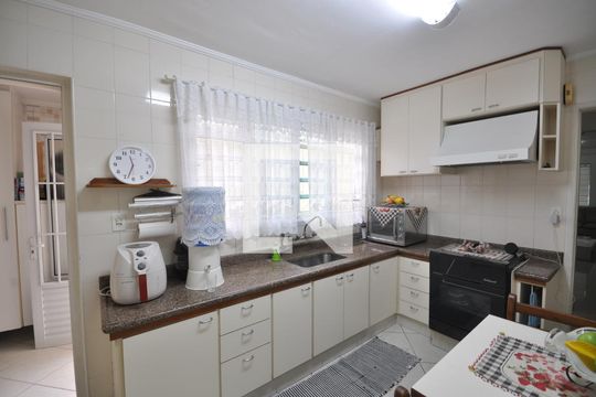 Cozinha de casa à venda com 3 quartos, 100m² em Jardim Guanca, São Paulo