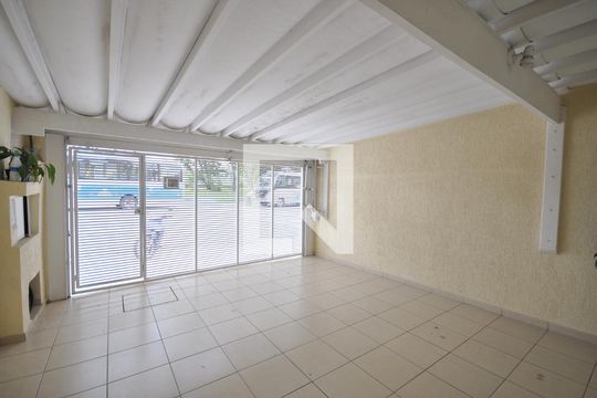 Garagem de casa à venda com 3 quartos, 100m² em Jardim Guanca, São Paulo