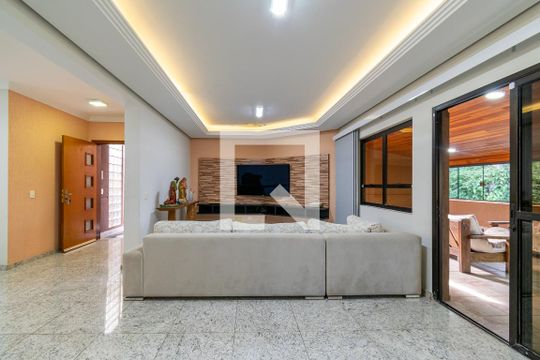 Casa para alugar com 4 quartos, 298m² em Jardim Prudência, São Paulo
