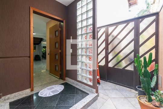 Entrada de casa para alugar com 4 quartos, 298m² em Jardim Prudência, São Paulo