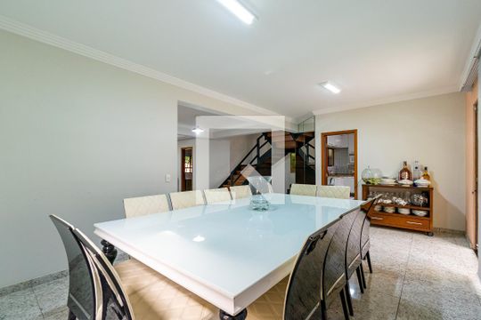 Sala de Jantar de casa para alugar com 4 quartos, 298m² em Jardim Prudência, São Paulo