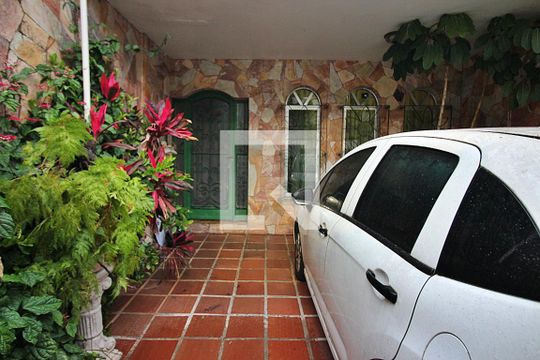 Garagem de casa à venda com 4 quartos, 220m² em Vila Marlene, São Bernardo do Campo