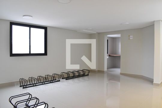 Área comum - Bicicltário de kitnet/studio para alugar com 1 quarto, 22m² em Centro, Curitiba