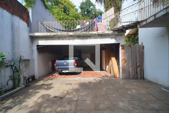 Garagem de casa à venda com 2 quartos, 1470m² em Rio Branco, Novo Hamburgo