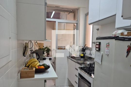 Cozinha  de apartamento à venda com 3 quartos, 75m² em Jardim Tamoio, Jundiaí
