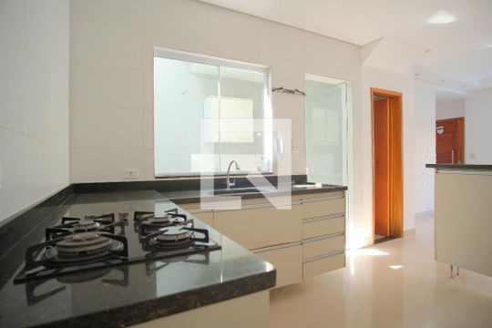 Cozinha de casa de condomínio à venda com 2 quartos, 110m² em Vila Carrão, São Paulo