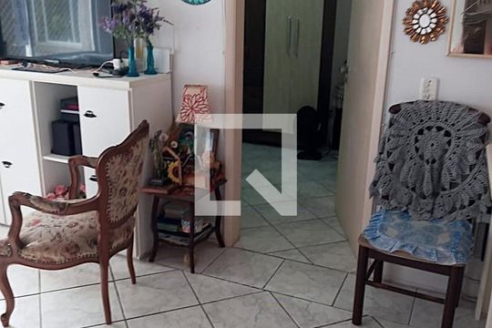 Sala de apartamento à venda com 1 quarto, 45m² em Nonoai, Porto Alegre