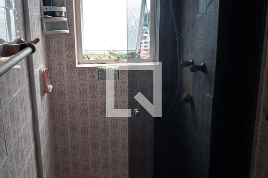 Banheiro de apartamento à venda com 1 quarto, 45m² em Nonoai, Porto Alegre