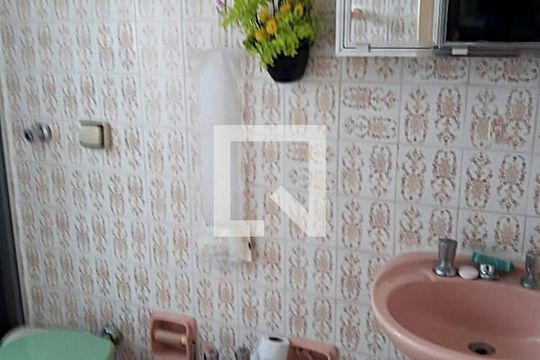 Banheiro de apartamento à venda com 1 quarto, 45m² em Nonoai, Porto Alegre