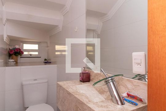 Lavabo de casa à venda com 3 quartos, 130m² em Vila Ré, São Paulo
