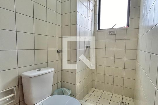 Banheiro de kitnet/studio à venda com 1 quarto, 30m² em Centro, São Leopoldo