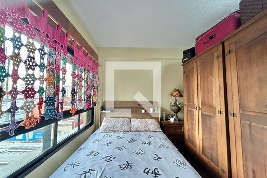 Quarto de kitnet/studio à venda com 1 quarto, 30m² em Centro, São Leopoldo