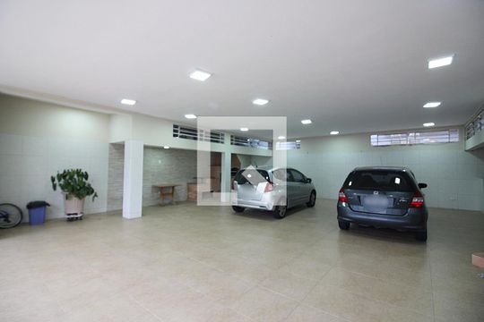 Garagem de casa à venda com 4 quartos, 372m² em Nova Petrópolis, São Bernardo do Campo