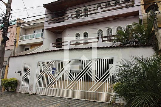Fachada de casa à venda com 4 quartos, 372m² em Nova Petrópolis, São Bernardo do Campo