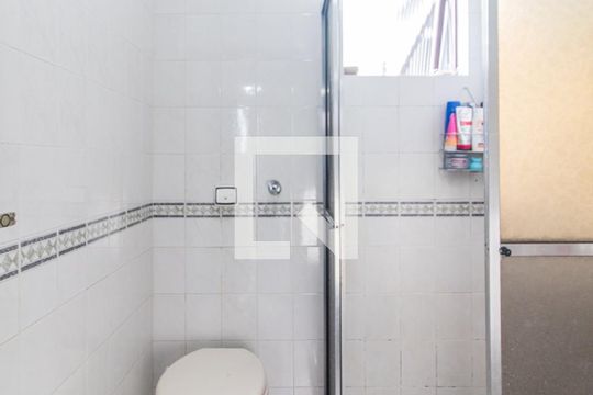 Banheiro de apartamento à venda com 1 quarto, 42m² em Coronel Aparicio Borges, Porto Alegre