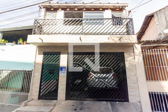 Fachada de casa à venda com 3 quartos, 228m² em Santo Antônio, Osasco