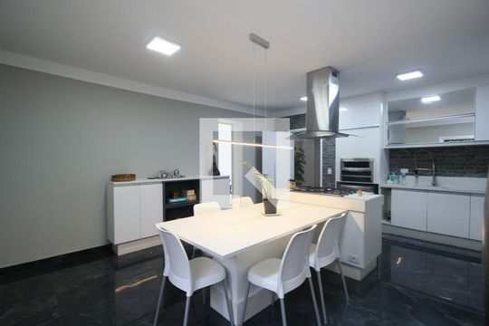Cozinha de casa à venda com 8 quartos, 500m² em Jardim Guedala, São Paulo