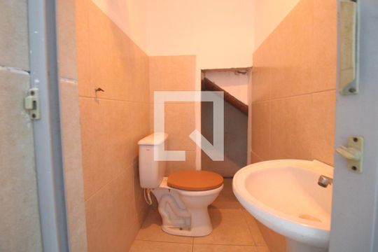 Banheiro de casa para alugar com 1 quarto, 45m² em Jardim Anhanguera, São Paulo
