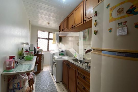 Cozinha de apartamento à venda com 2 quartos, 52m² em Sarandi, Porto Alegre