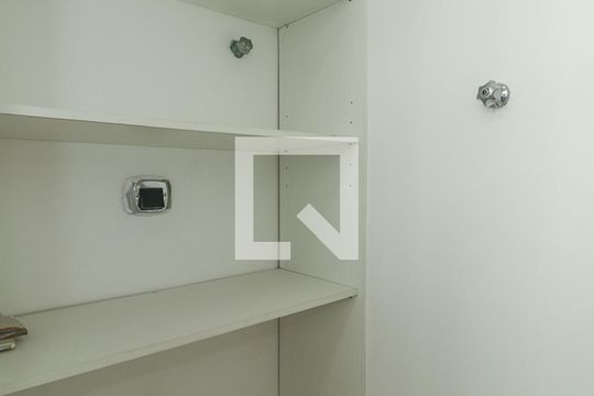 Dispensa de casa à venda com 3 quartos, 255m² em Jardim Lindóia, Porto Alegre