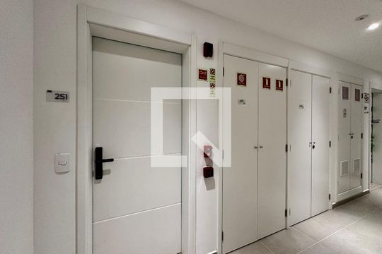 Hall Apartamento de apartamento à venda com 3 quartos, 131m² em Campo Belo, São Paulo