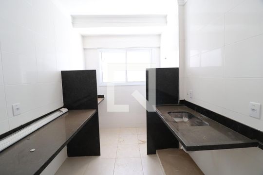 Cozinha de apartamento para alugar com 2 quartos, 118m² em Santa Mônica, Uberlândia
