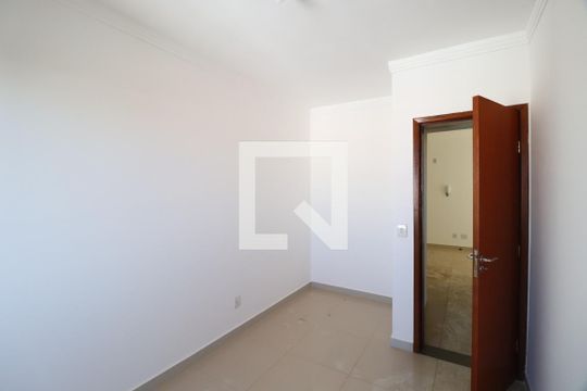 Suíte de apartamento para alugar com 2 quartos, 118m² em Santa Mônica, Uberlândia