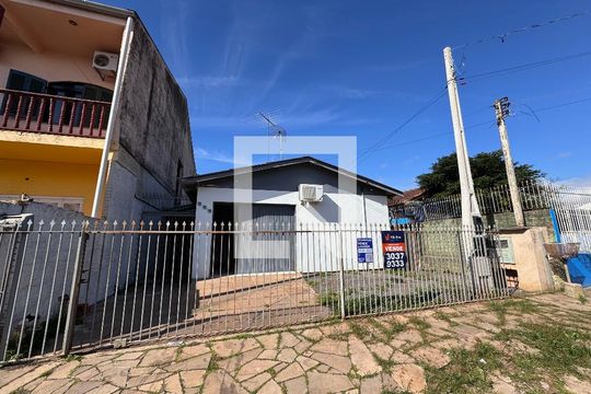 Fachada de casa à venda com 3 quartos, 120m² em Scharlau, São Leopoldo
