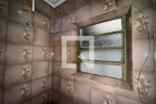 Banheiro de casa à venda com 3 quartos, 120m² em Scharlau, São Leopoldo
