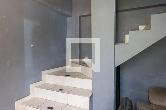Escada de casa à venda com 3 quartos, 110m² em Irajá, Rio de Janeiro