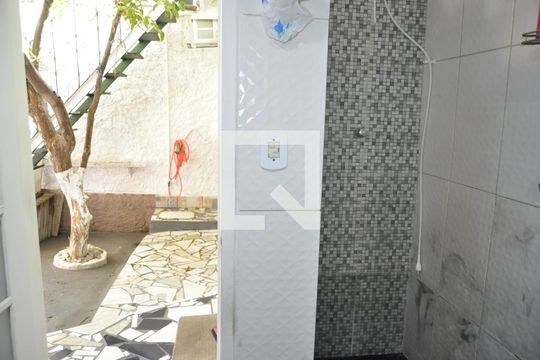 Vista de casa à venda com 2 quartos, 240m² em Rocha, Rio de Janeiro