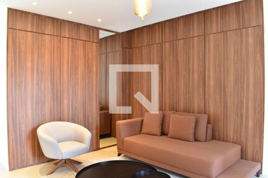 Hall de entrada de apartamento para alugar com 2 quartos, 70m² em Bacacheri, Curitiba