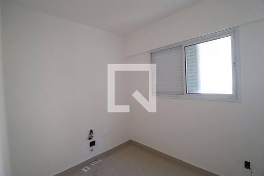 Quarto 1 de apartamento para alugar com 2 quartos, 59m² em Santa Mônica, Uberlândia