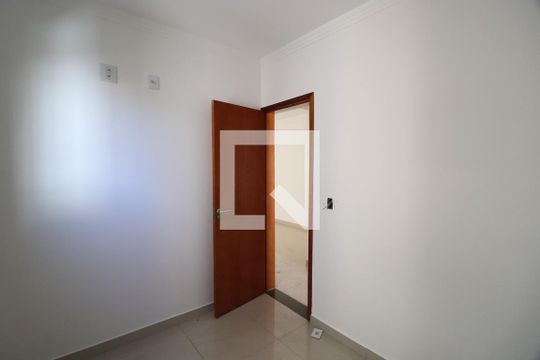 Quarto 1 de apartamento para alugar com 2 quartos, 59m² em Santa Mônica, Uberlândia