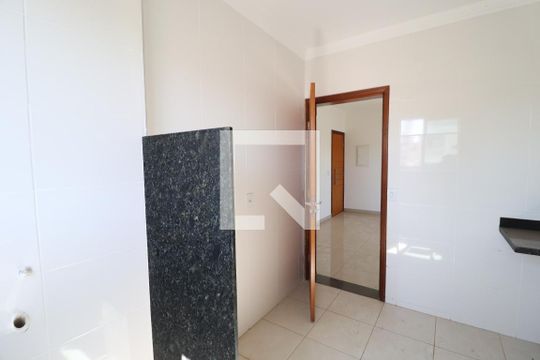 Cozinha de apartamento para alugar com 3 quartos, 134m² em Santa Mônica, Uberlândia