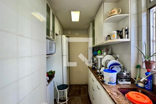 Cozinha de apartamento à venda com 3 quartos, 90m² em Silveira, Belo Horizonte