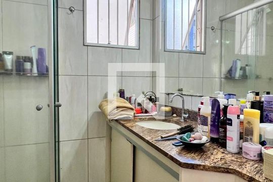 Banheiro de apartamento à venda com 3 quartos, 90m² em Silveira, Belo Horizonte