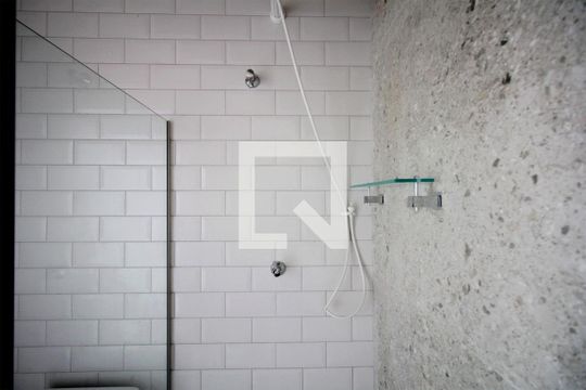 Banheiro de apartamento à venda com 1 quarto, 37m² em Santo Agostinho, Belo Horizonte