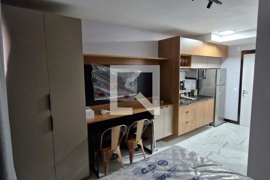 Cozinha de kitnet/studio à venda com 1 quarto, 27m² em Pompeia, São Paulo