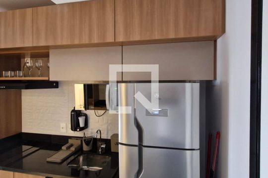 Cozinha de kitnet/studio à venda com 1 quarto, 27m² em Pompeia, São Paulo