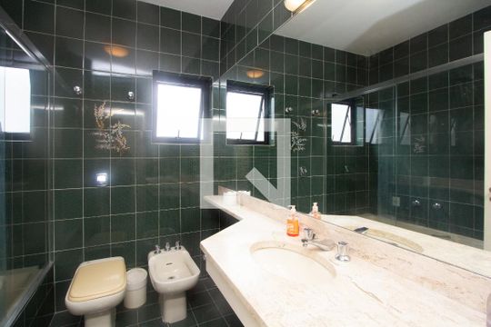 Banheiro 1 de casa à venda com 4 quartos, 220m² em Jardim Novo Mundo, São Paulo