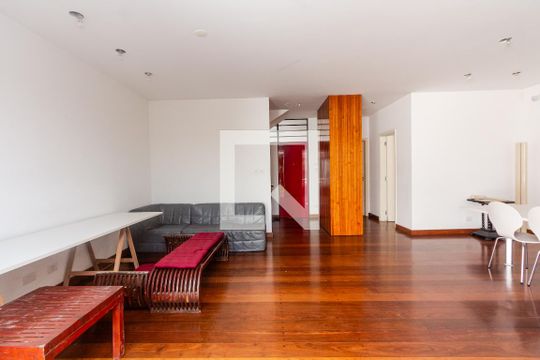 Sala de casa à venda com 4 quartos, 220m² em Jardim Novo Mundo, São Paulo