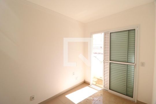 Quarto 1 de apartamento para alugar com 3 quartos, 69m² em Santa Mônica, Uberlândia