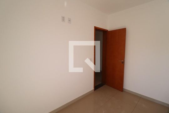 Quarto 1 de apartamento para alugar com 3 quartos, 69m² em Santa Mônica, Uberlândia