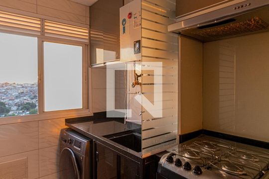 Cozinha e Área de Serviço de apartamento à venda com 2 quartos, 43m² em Jardim Helena, São Paulo